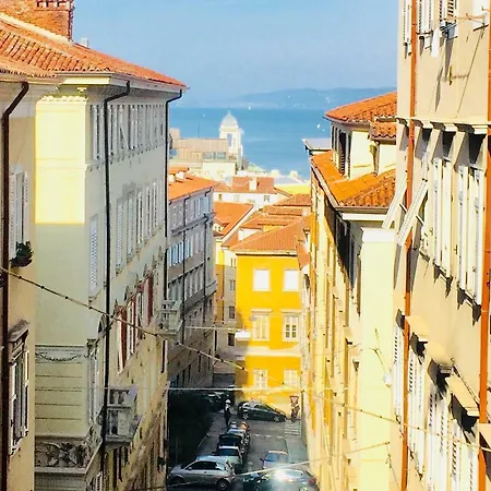 Loft In Centro Apartment Trieste